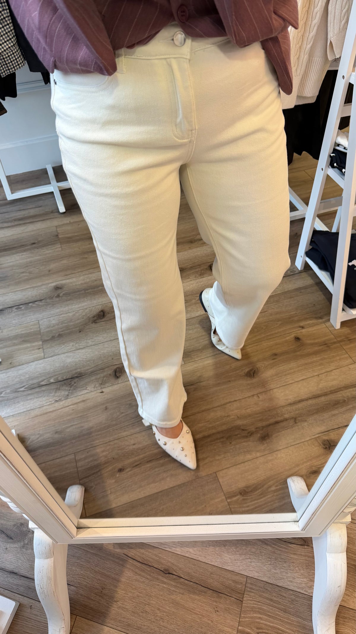 Vittoria White Mid-Rise Straight Jean