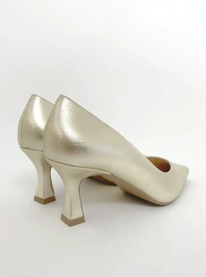 Lodi Jona Gold Low Heel Court