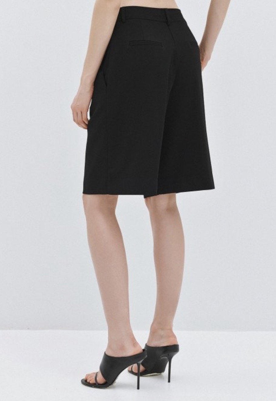 Carla Black Bermuda Shorts