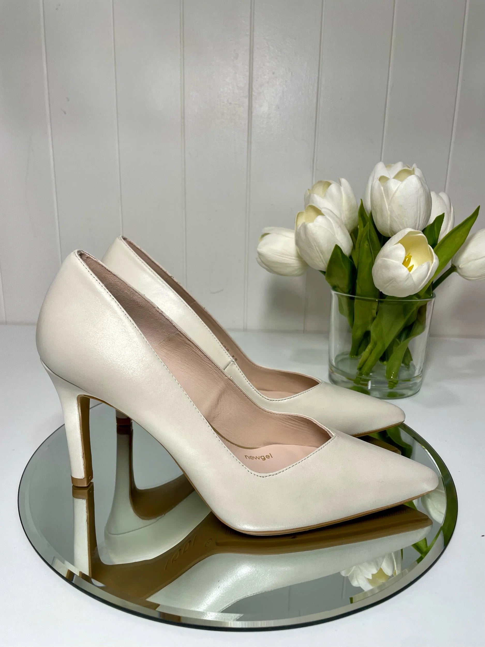 Lodi Rabot  Cream Court Shoes