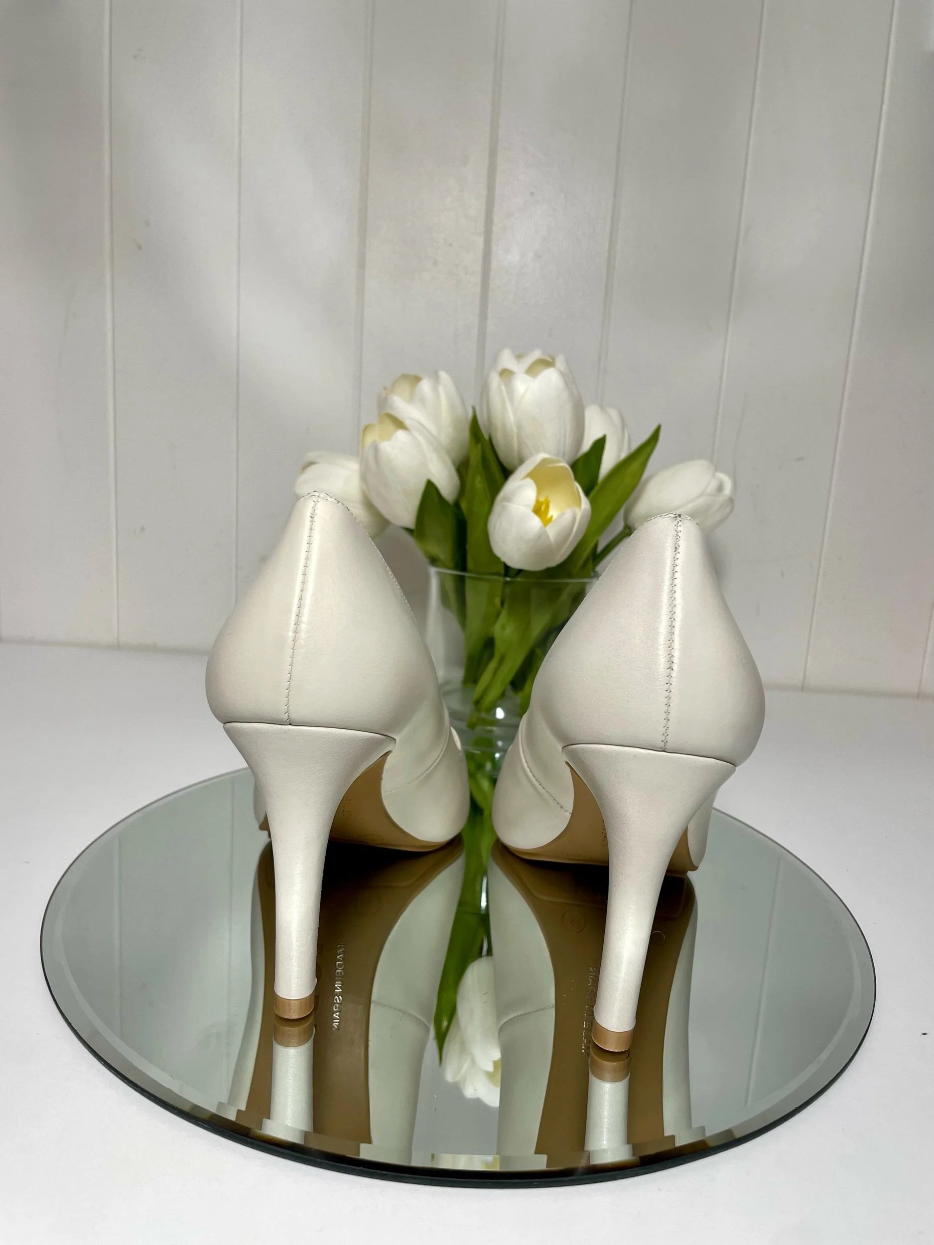 Lodi Rabot  Cream Court Shoes