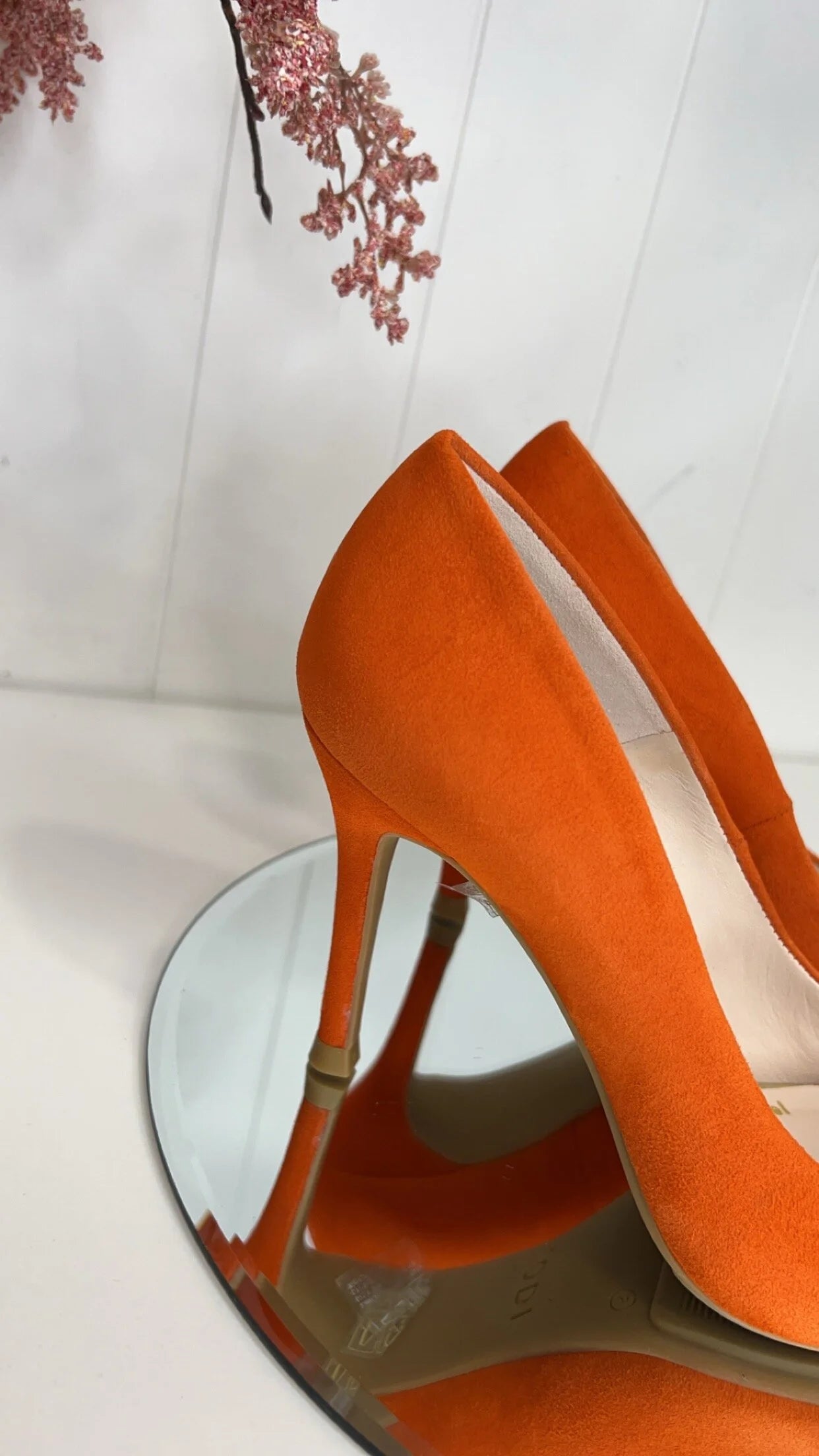 Lodi Orange Court Gold Studs