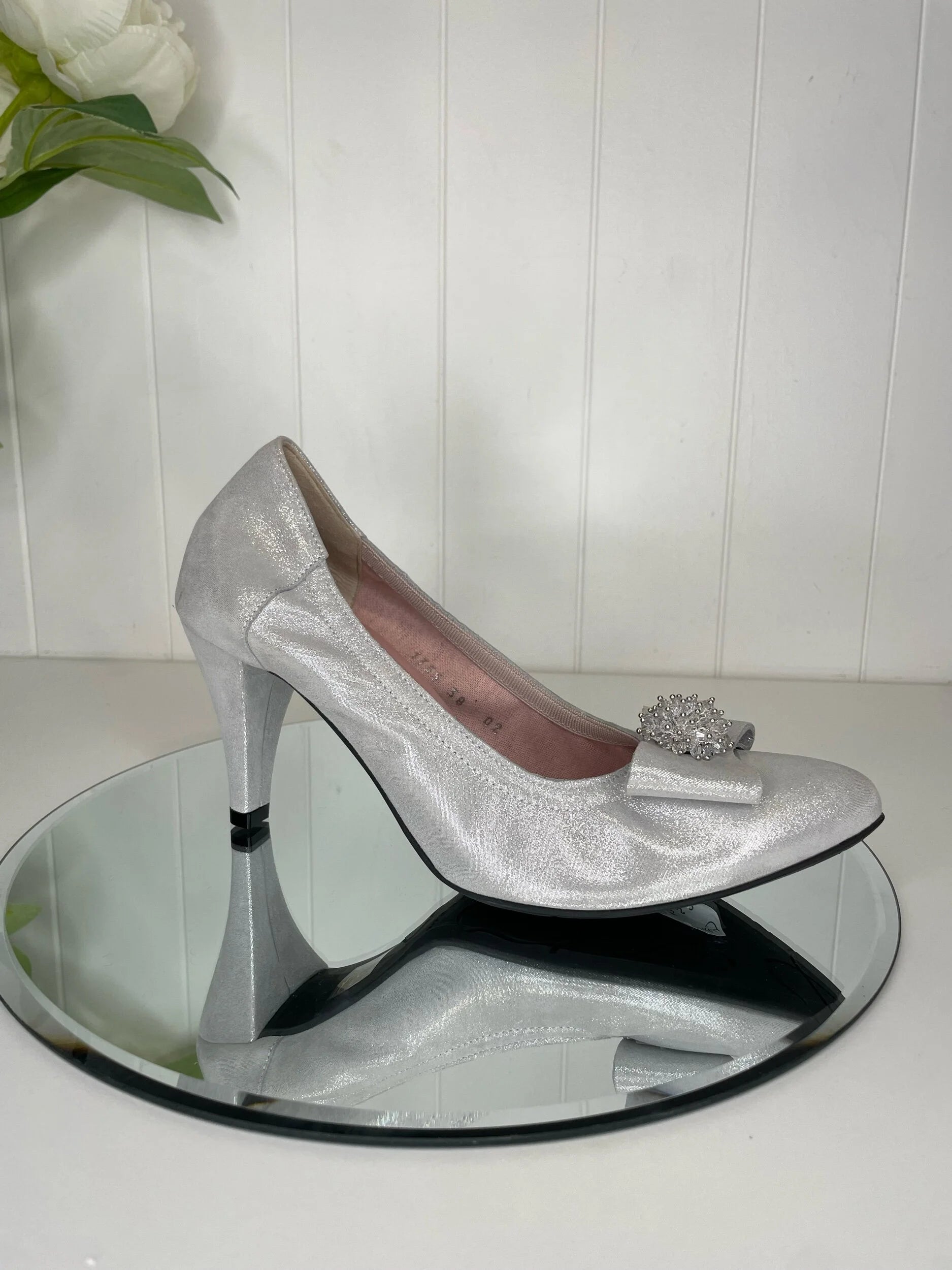 Le Babe Silver Grey High Court Shoe
