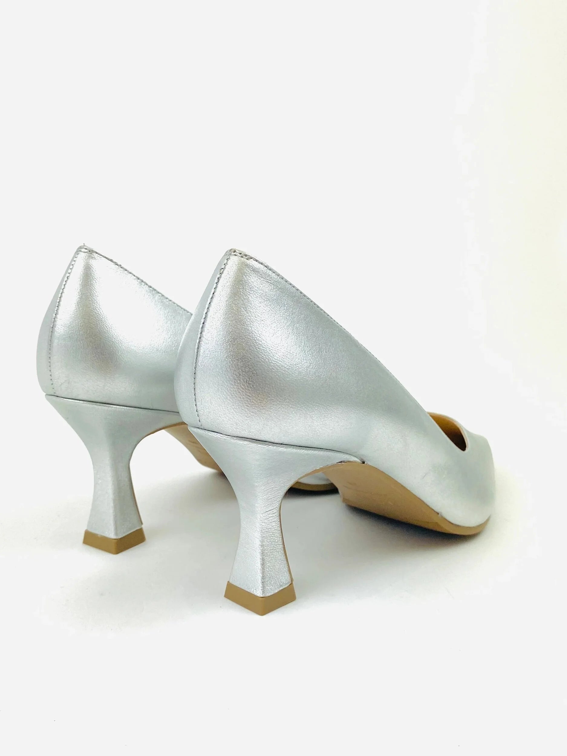 Lodi Jona Silver Low Heel Court