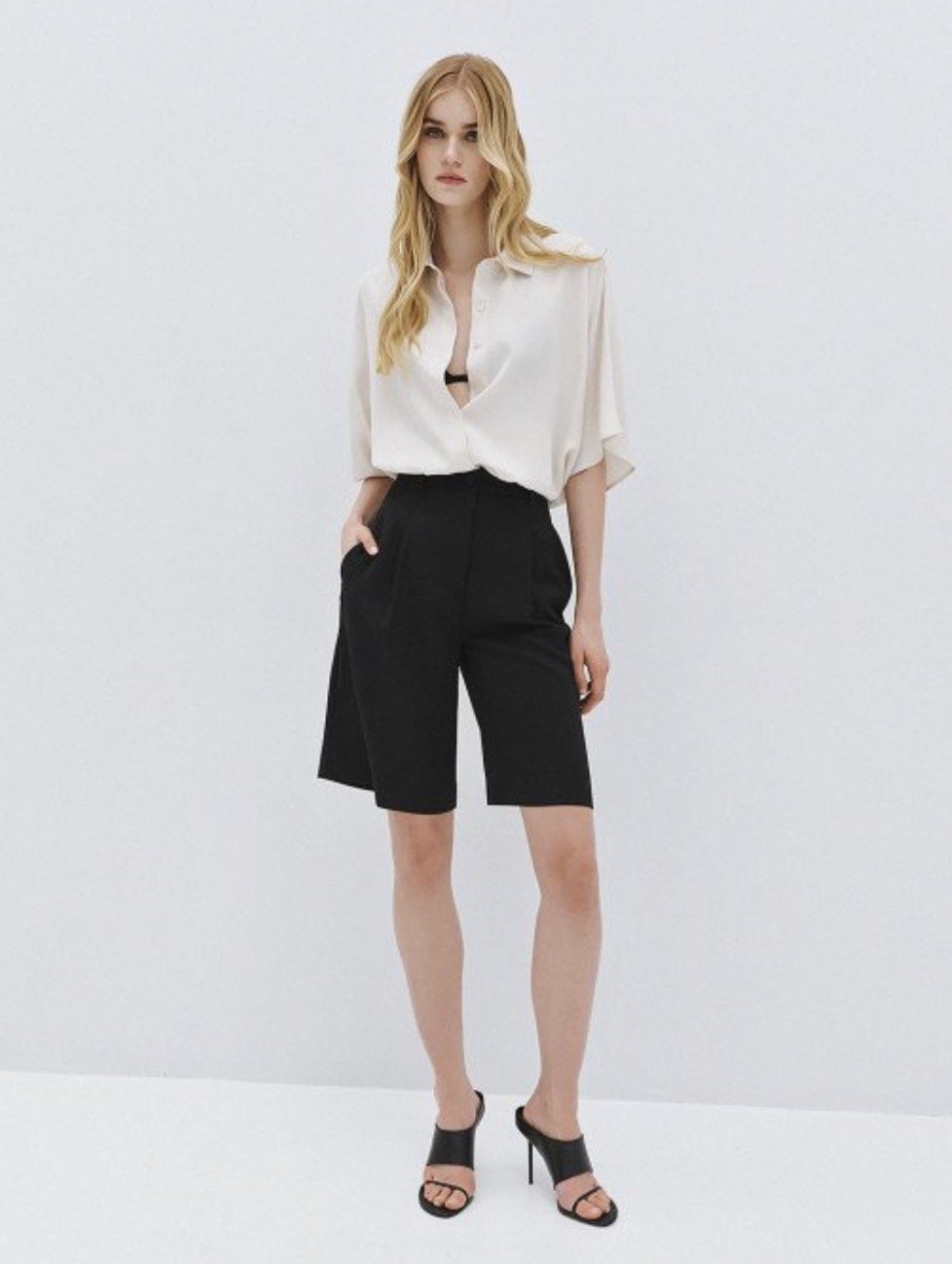 Carla Black Bermuda Shorts