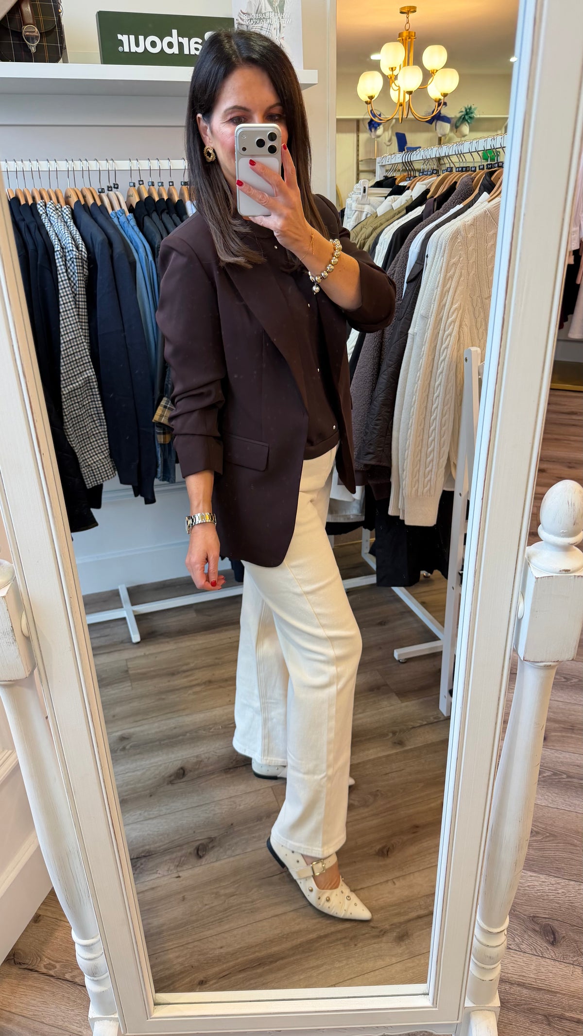 Vittoria White Mid-Rise Straight Jean