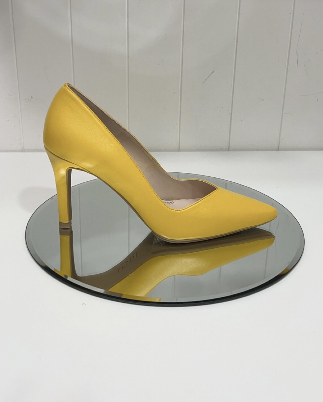 Lodi yellow Rabot Court