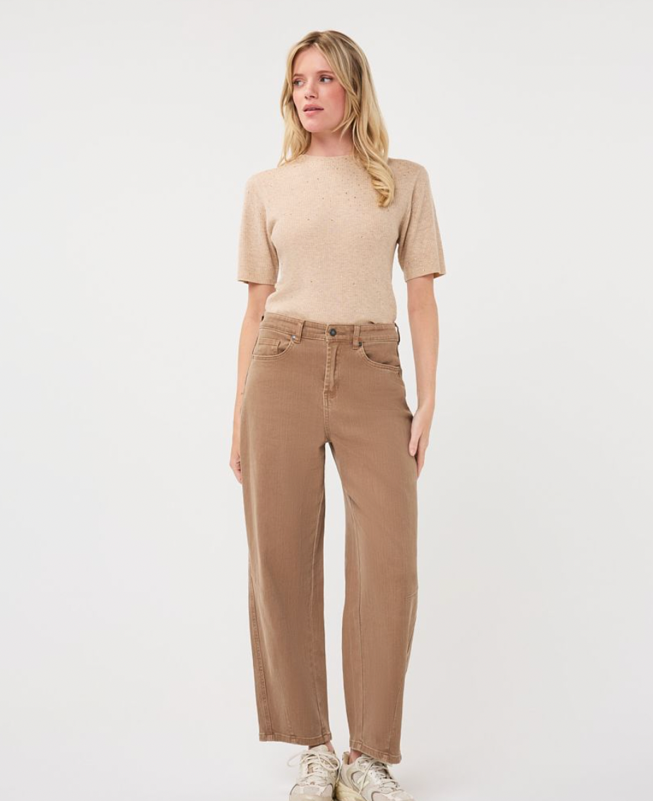 Bailey Sand Barrel Leg Jean
