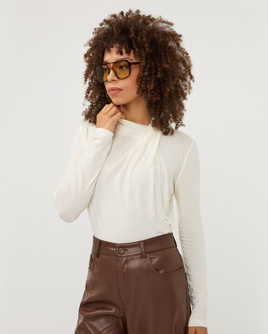 Vienna Vanilla Jersey Neck Detail Top